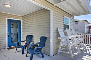 Surfside Beach Getaway: Walk to Shore & Dining