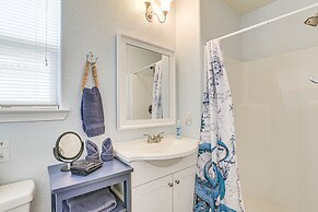 Surfside Beach Getaway: Walk to Shore & Dining