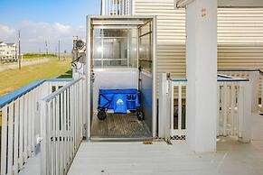 Surfside Beach Getaway: Walk to Shore & Dining