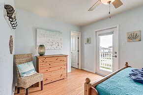 Surfside Beach Getaway: Walk to Shore & Dining