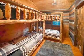 Spacious Gatlinburg Cabin w/ Hot Tub & Game Room!