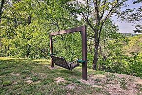 Secluded Cabin w/ Hot Tub, 3 Mi to Pigeon Forge!