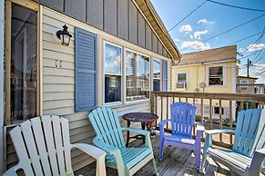 Cozy Hampton Cottage - Walk to Beaches & Marina!