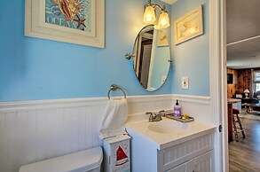 Cozy Hampton Cottage - Walk to Beaches & Marina!