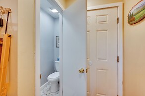 Cozy Bretton Woods Ski-in/ski-out Condo w/ Deck!
