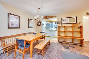 Cozy Bretton Woods Ski-in/ski-out Condo w/ Deck!