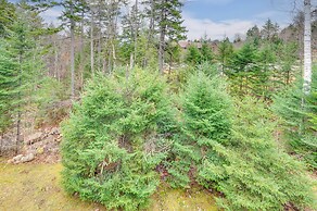 Cozy Bretton Woods Ski-in/ski-out Condo w/ Deck!