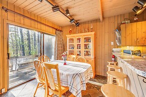 Half Mile to Ski Slopes: Conway Condo w/ Hot Tub!