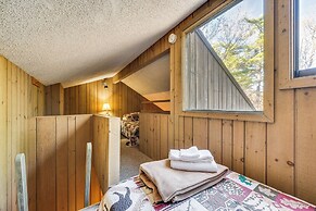 Half Mile to Ski Slopes: Conway Condo w/ Hot Tub!