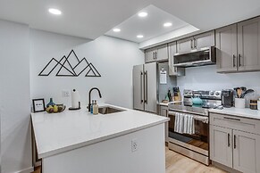 Remodeled Vail Condo w/ Hot Tub Access!