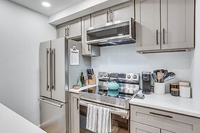 Remodeled Vail Condo w/ Hot Tub Access!