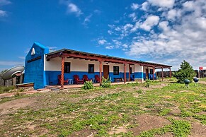 Chic Studio w/ Grill - 25 Mins to Taos Ski Valley!