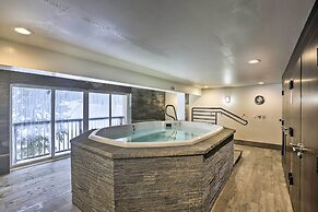 Condo w/ Hot Tub Access - Quick Bus Trip to Ski!