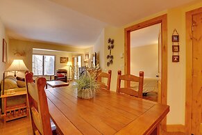 Condo w/ Hot Tub Access - Quick Bus Trip to Ski!