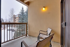 Condo w/ Hot Tub Access - Quick Bus Trip to Ski!