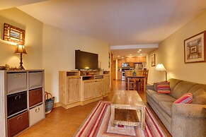 Condo w/ Hot Tub Access - Quick Bus Trip to Ski!
