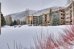 Condo w/ Hot Tub Access - Quick Bus Trip to Ski!