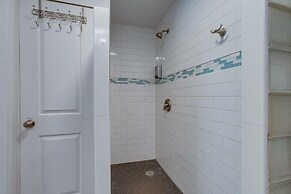 2 Mi to Dtwn: Home w/ Hot Tub in Denver!