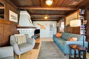 Walk to Beach: Catalina Gem w/ Deck!
