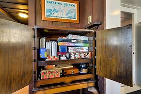 Walk to Beach: Catalina Gem w/ Deck!