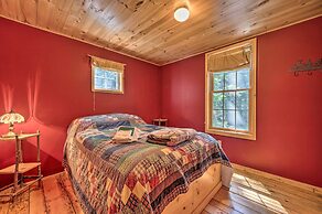 Cabin-inspired Home < 12 Mi to Sugarloaf Mtn!