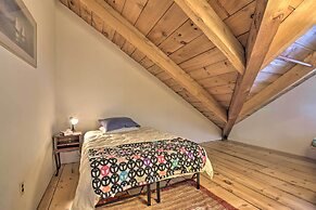 Cabin: Private Hot Tub, Walk to Pats Peak Ski Area