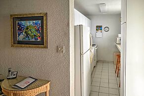 Bolongo Bay Oceanfront Condo w/ Community Pool!