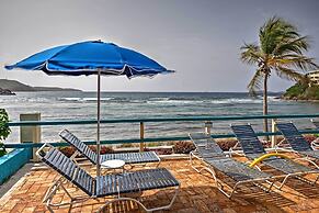 Bolongo Bay Oceanfront Condo w/ Community Pool!