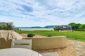 Resort Condo on Smith Mtn Lake: Linens Included!