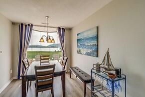 Resort Condo on Smith Mtn Lake: Linens Included!