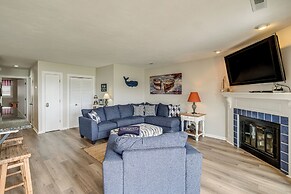 Resort Condo on Smith Mtn Lake: Linens Included!