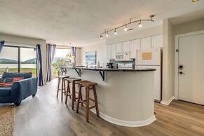 Resort Condo on Smith Mtn Lake: Linens Included!