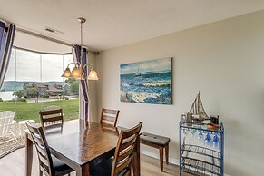 Resort Condo on Smith Mtn Lake: Linens Included!