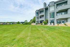 Resort Condo on Smith Mtn Lake: Linens Included!