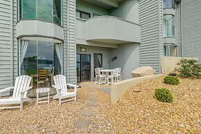 Resort Condo on Smith Mtn Lake: Linens Included!