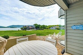 Resort Condo on Smith Mtn Lake: Linens Included!