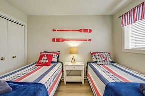 Resort Condo on Smith Mtn Lake: Linens Included!