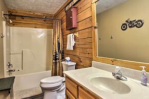 Pigeon Forge Cabin w/ Hot Tub & Mountain Views!