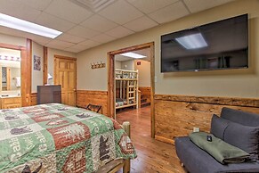 Pigeon Forge Cabin w/ Hot Tub & Mountain Views!