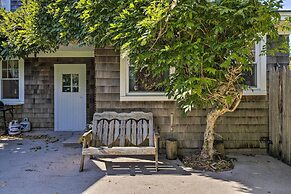Near Wineries: Historic North Fork Farmhouse!