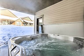 Hike & Ski: Stunning Home w/ Hot Tub in Granby!