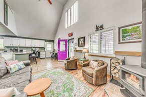Quaint Cloudcroft Cabin w/ Stunning Forest Views!
