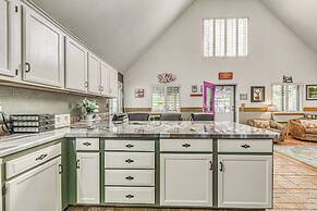 Quaint Cloudcroft Cabin w/ Stunning Forest Views!