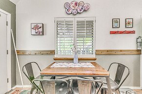 Quaint Cloudcroft Cabin w/ Stunning Forest Views!