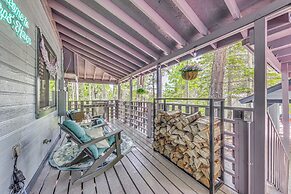 Quaint Cloudcroft Cabin w/ Stunning Forest Views!