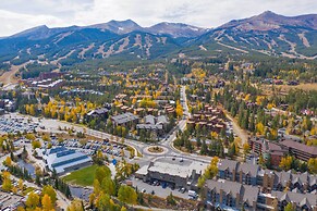 Historic Breck Cabin w/ Hot Tub: Walk to Main St!