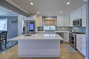 Discovery Bay Retreat w/ Balcony & Boat Dock!