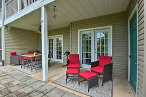 Sun-soaked Lake Taneycomo Condo w/ Furnished Patio