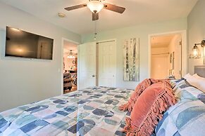 Sun-soaked Lake Taneycomo Condo w/ Furnished Patio