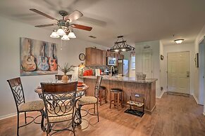 Sun-soaked Lake Taneycomo Condo w/ Furnished Patio